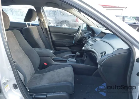 2010 Honda Accord 2.4 Lx z USA, uszkodzony, nr VIN 1HGCP2F33AA177855